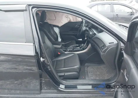 2017 Honda Accord Sport z USA, uszkodzony, nr VIN 1HGCR2F56HA158139